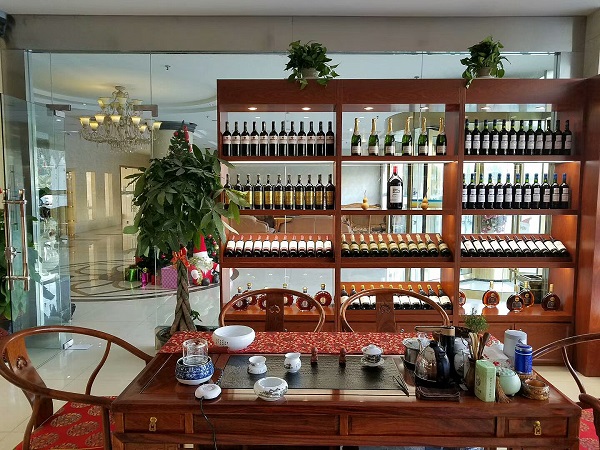 如何增加红酒店的客流量？